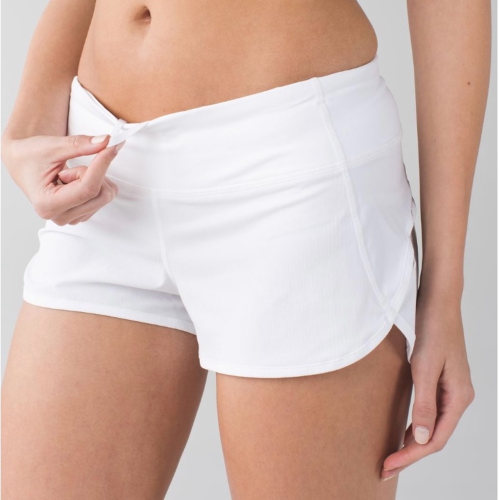Lululemon Low-Rise Speed Up Shorts 2.5”